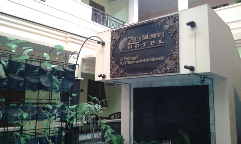 Hotel Zaitun Selaparang Lombok Exterior photo